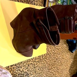 Max studio.com boots, size10, brown